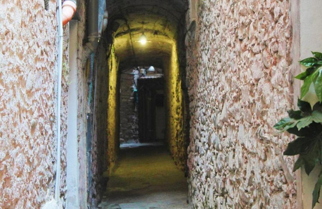 A Casa Di Fede Apartment Dolceacqua Luaran gambar