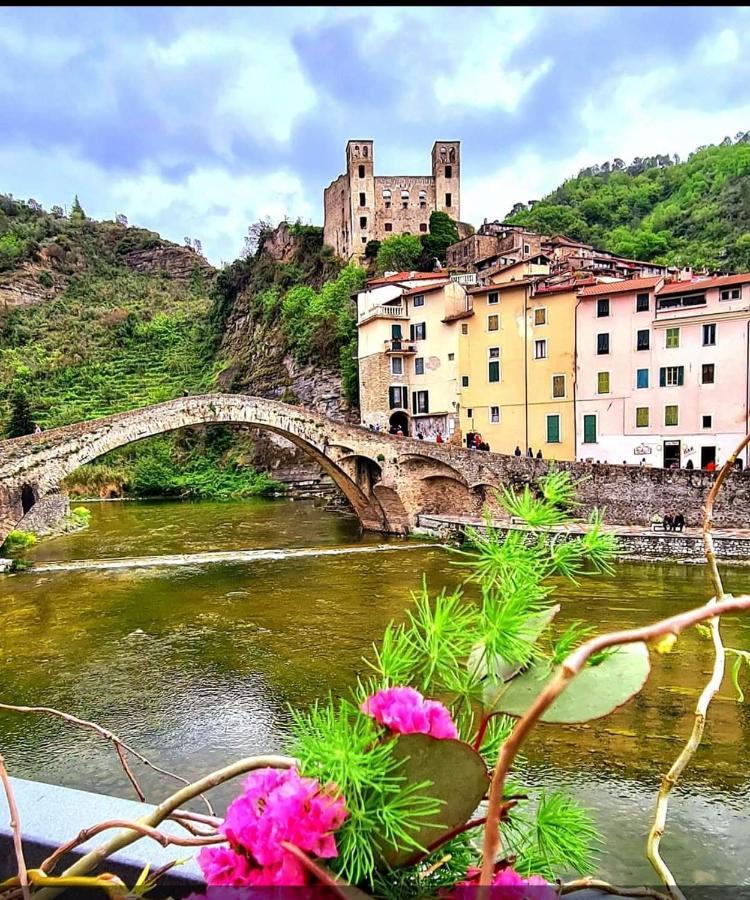 A Casa Di Fede Apartment Dolceacqua Luaran gambar